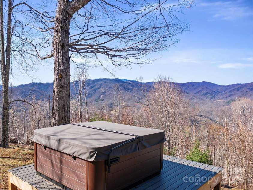 20 Claw Court, Bakersville, NC 28705.  MLS# CAR4240555, YatesRealty ID 4613. 