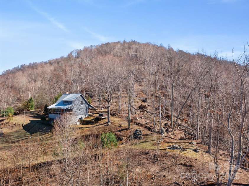 20 Claw Court, Bakersville, NC 28705.  MLS# CAR4240555, YatesRealty ID 4613. 