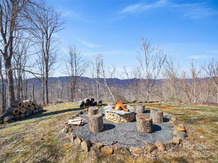 20 Claw Court, Bakersville, NC 28705.  MLS# CAR4240555, YatesRealty ID 4613. 