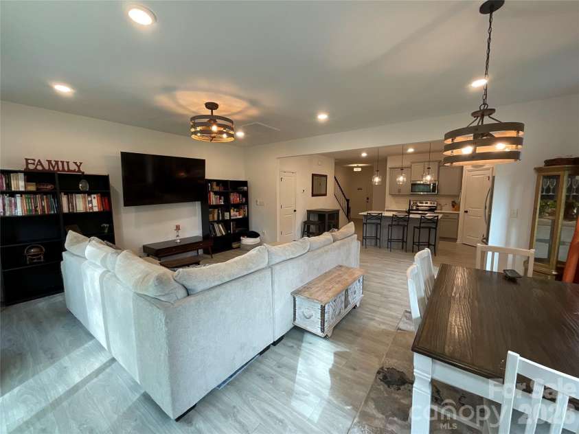 11009 Pagebrook Lane, Charlotte, NC 28214.  MLS# CAR4414529, YatesRealty ID 46130. 