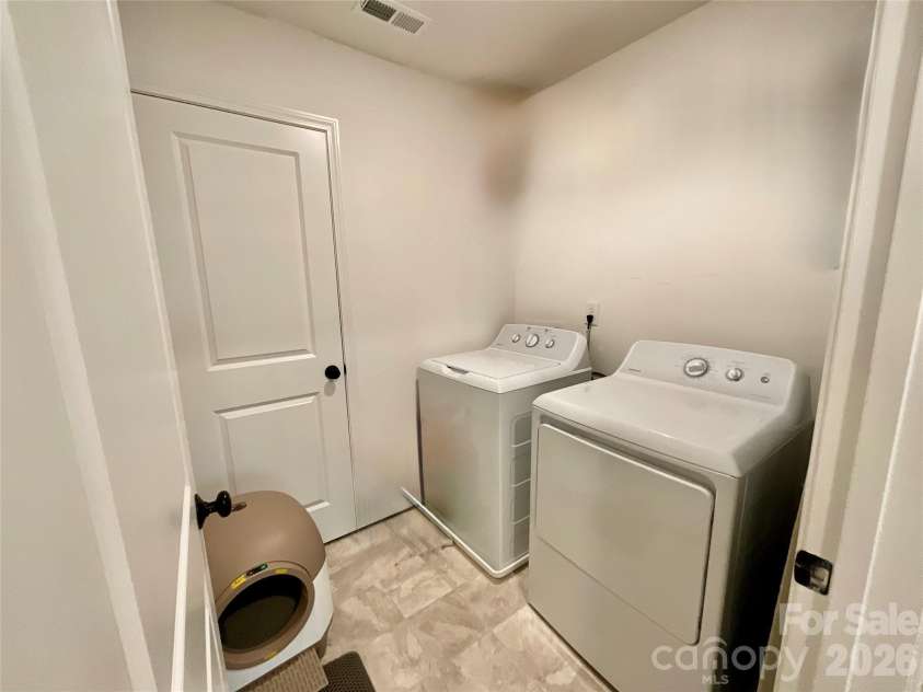 11009 Pagebrook Lane, Charlotte, NC 28214.  MLS# CAR4414529, YatesRealty ID 46130. 