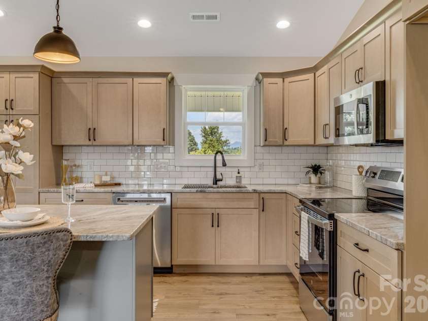 735 Jupiter Road, Weaverville, NC 28787.  MLS# CAR4410914, YatesRealty ID 46131. Kitchen