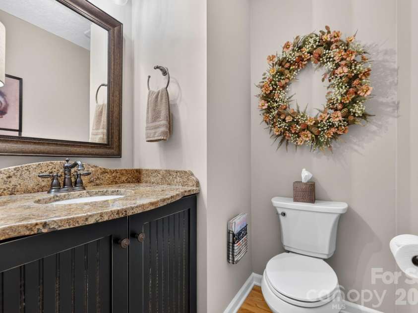 130 Cherokee Circle, Lake Toxaway, NC 28747.  MLS# CAR4415976, YatesRealty ID 46134. Bathroom.