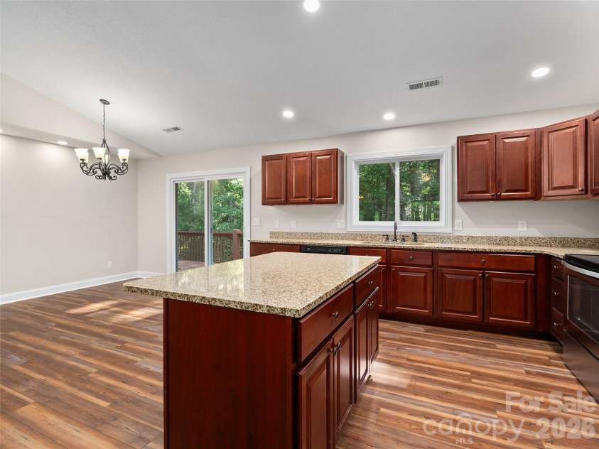 11 Tahchee Trail, Fletcher, NC 28732.  MLS# CAR4415640, YatesRealty ID 46135. 