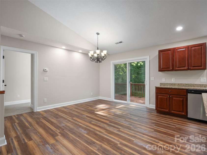 11 Tahchee Trail, Fletcher, NC 28732.  MLS# CAR4415640, YatesRealty ID 46135. 
