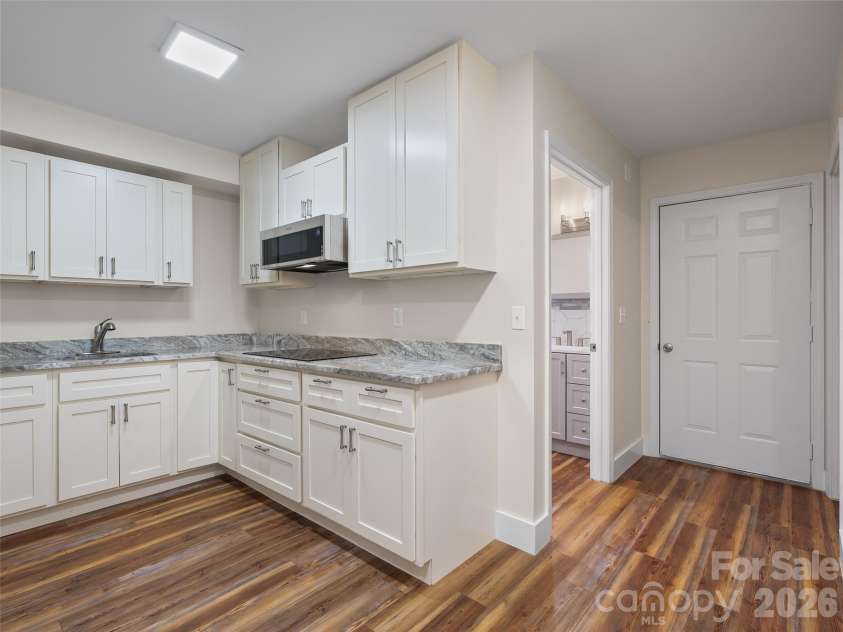 11 Tahchee Trail, Fletcher, NC 28732.  MLS# CAR4415640, YatesRealty ID 46135. 