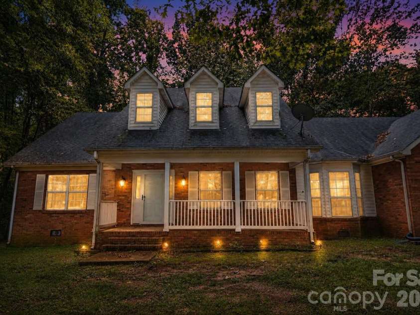 7944 Woodhill Cove Lane, Denver, NC 28037.  MLS# CAR4409895, YatesRealty ID 46136. Virtually staged