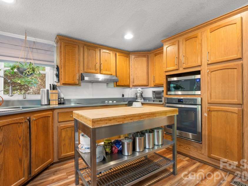 6200 Tallent Hollar Road, Morganton, NC 28655.  MLS# CAR4416937, YatesRealty ID 46137. 