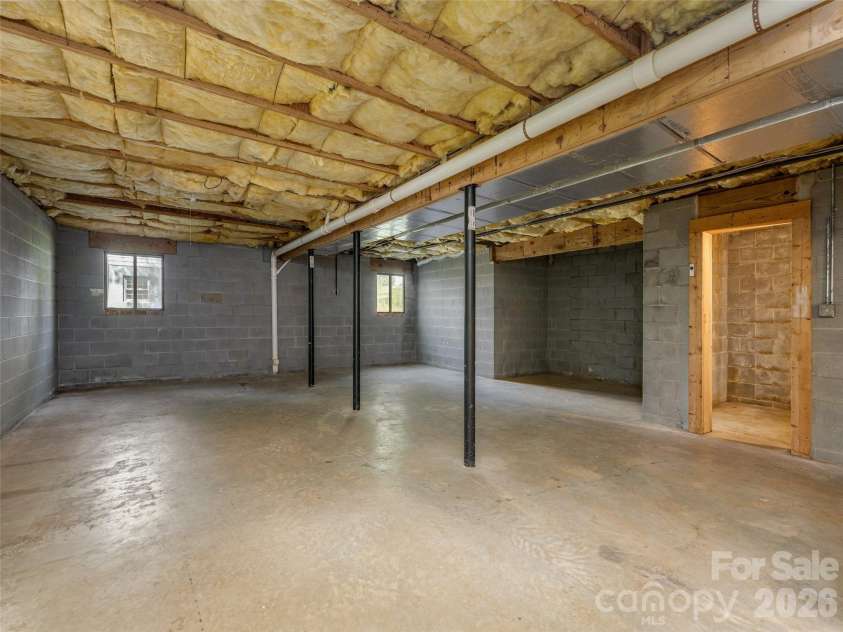 15 Glen Crest Drive, Arden, NC 28704.  MLS# CAR4416673, YatesRealty ID 46138. There's Room for Everything
