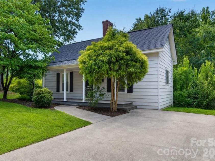 619 Mountain Street, Cherryville, NC 28021.  MLS# CAR4416995, YatesRealty ID 46139. 