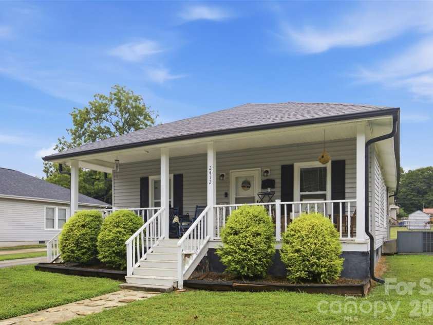 2412 Jackson Street, Belmont, NC 28012.  MLS# CAR4406899, YatesRealty ID 46140. 