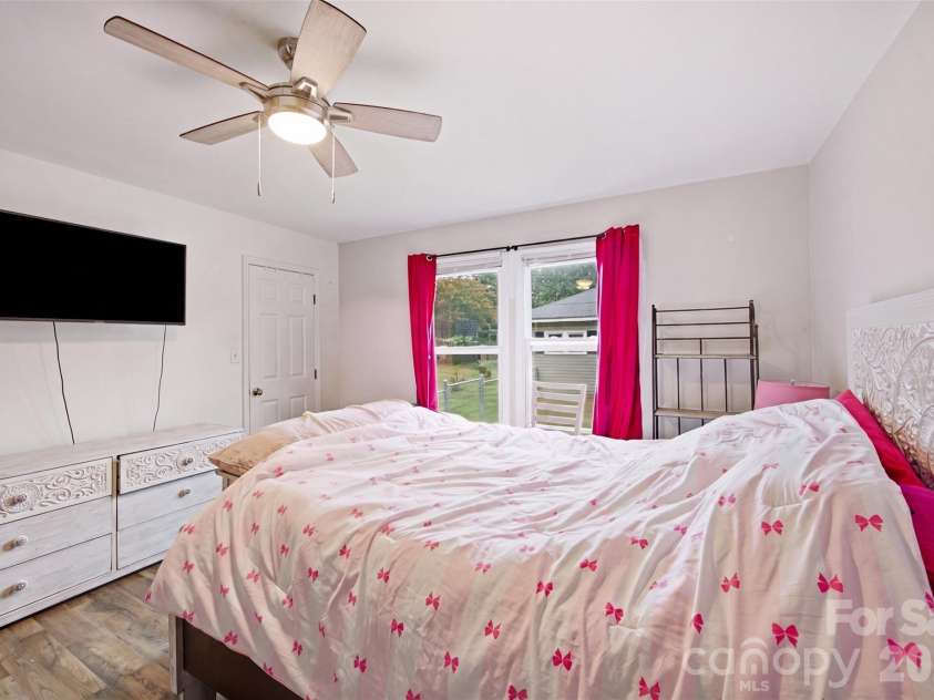 2412 Jackson Street, Belmont, NC 28012.  MLS# CAR4406899, YatesRealty ID 46140. 