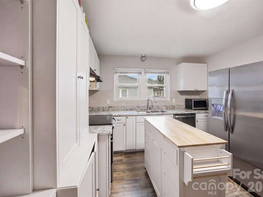 2412 Jackson Street, Belmont, NC 28012.  MLS# CAR4406899, YatesRealty ID 46140. 