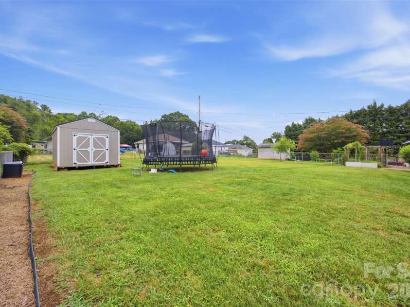 2412 Jackson Street, Belmont, NC 28012.  MLS# CAR4406899, YatesRealty ID 46140. 