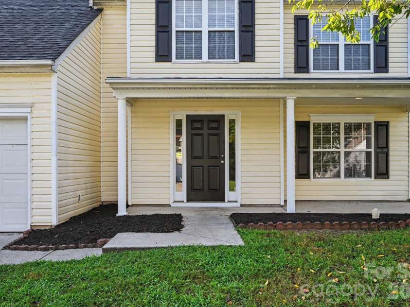 11008 Padderborn Court, Charlotte, NC 28215.  MLS# CAR4416309, YatesRealty ID 46141. 