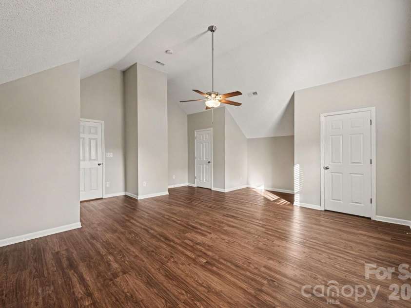 11008 Padderborn Court, Charlotte, NC 28215.  MLS# CAR4416309, YatesRealty ID 46141. 