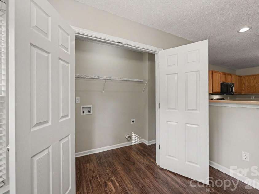 11008 Padderborn Court, Charlotte, NC 28215.  MLS# CAR4416309, YatesRealty ID 46141. 