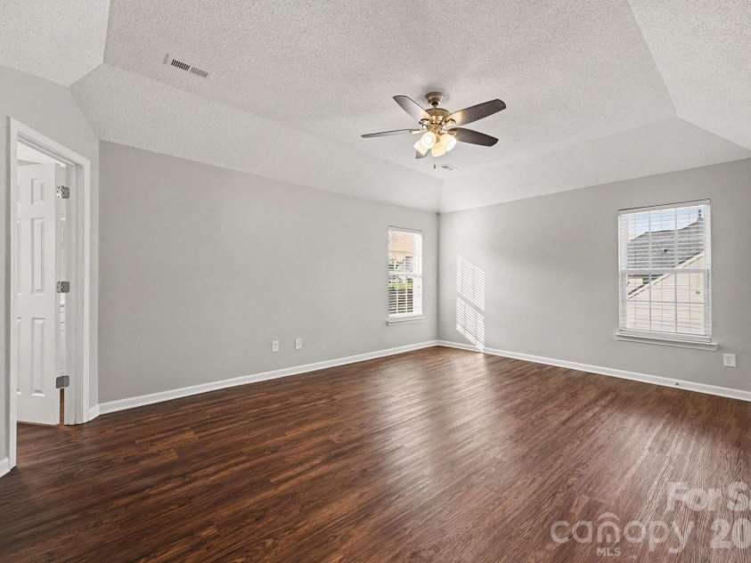 11008 Padderborn Court, Charlotte, NC 28215.  MLS# CAR4416309, YatesRealty ID 46141. 
