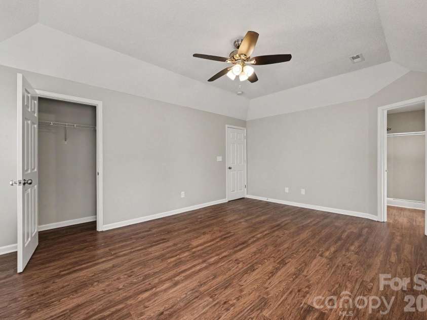 11008 Padderborn Court, Charlotte, NC 28215.  MLS# CAR4416309, YatesRealty ID 46141. 