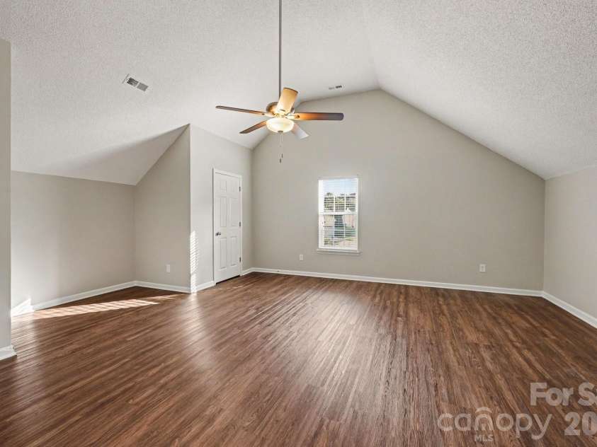 11008 Padderborn Court, Charlotte, NC 28215.  MLS# CAR4416309, YatesRealty ID 46141. 