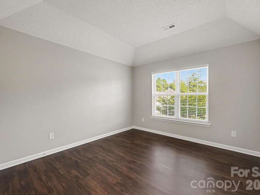11008 Padderborn Court, Charlotte, NC 28215.  MLS# CAR4416309, YatesRealty ID 46141. 