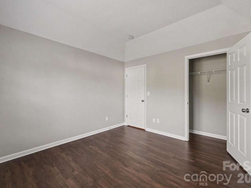 11008 Padderborn Court, Charlotte, NC 28215.  MLS# CAR4416309, YatesRealty ID 46141. 