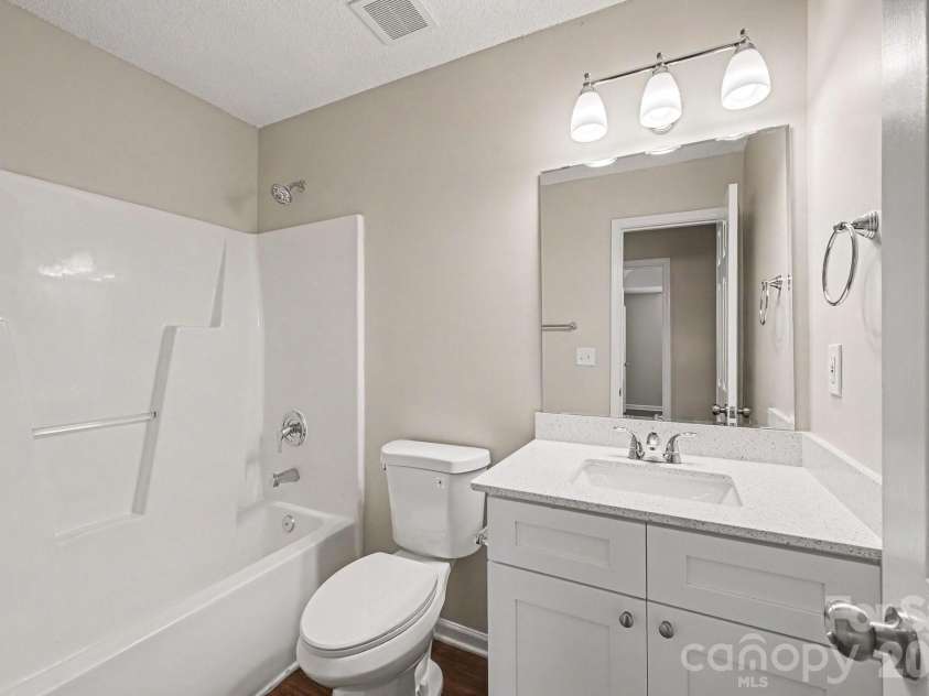 11008 Padderborn Court, Charlotte, NC 28215.  MLS# CAR4416309, YatesRealty ID 46141. 
