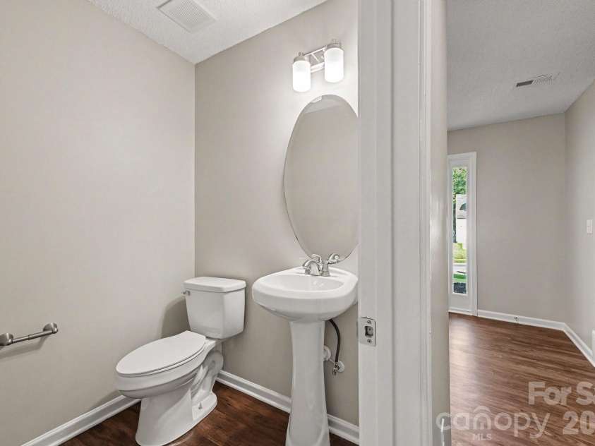 11008 Padderborn Court, Charlotte, NC 28215.  MLS# CAR4416309, YatesRealty ID 46141. 