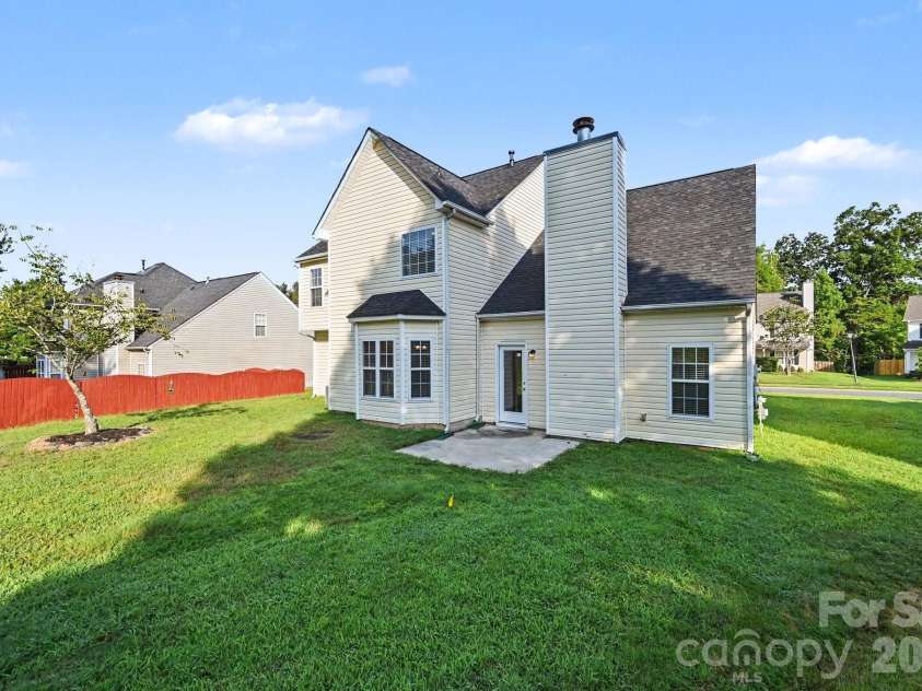 11008 Padderborn Court, Charlotte, NC 28215.  MLS# CAR4416309, YatesRealty ID 46141. 