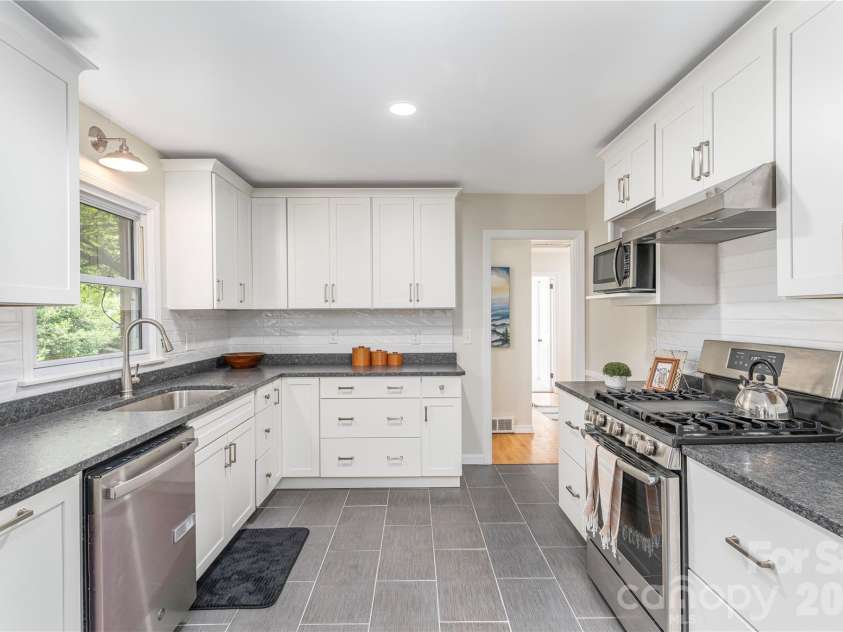 102 Azalea Drive, Waynesville, NC 28786.  MLS# CAR4416680, YatesRealty ID 46142. 