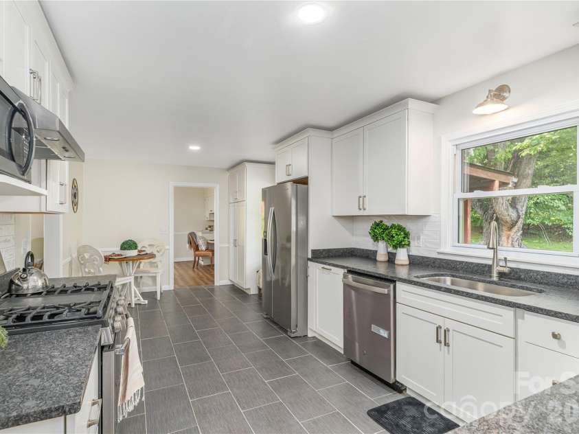 102 Azalea Drive, Waynesville, NC 28786.  MLS# CAR4416680, YatesRealty ID 46142. 