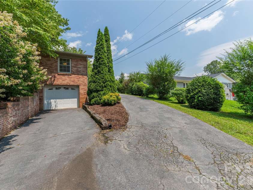 102 Azalea Drive, Waynesville, NC 28786.  MLS# CAR4416680, YatesRealty ID 46142. 