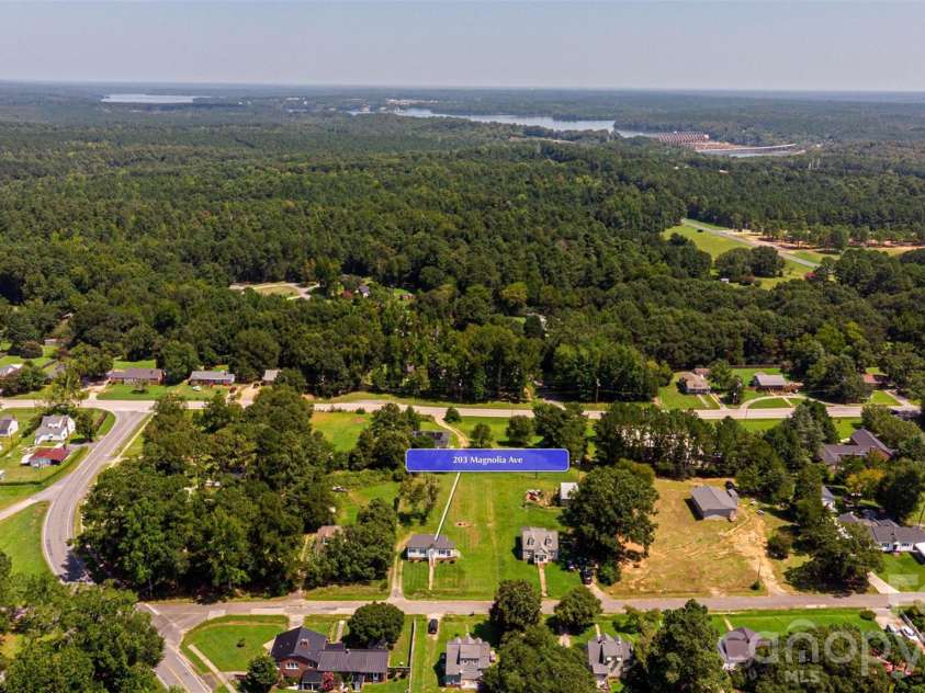 203 Magnolia Avenue, Great Falls, SC 29055.  MLS# CAR4411500, YatesRealty ID 46143. 