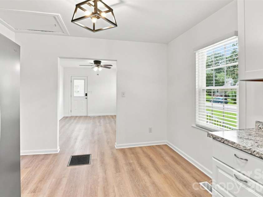 203 Magnolia Avenue, Great Falls, SC 29055.  MLS# CAR4411500, YatesRealty ID 46143. Breakfast Area