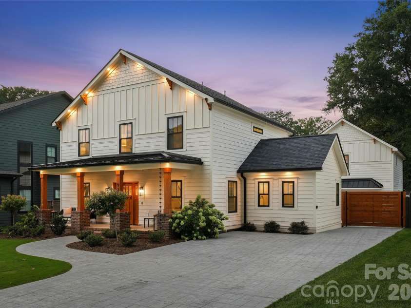 921 Woodside Avenue, Charlotte, NC 28205.  MLS# CAR4415361, YatesRealty ID 46144. 