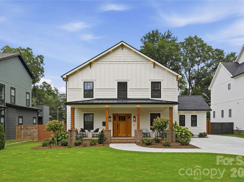 921 Woodside Avenue, Charlotte, NC 28205.  MLS# CAR4415361, YatesRealty ID 46144. 