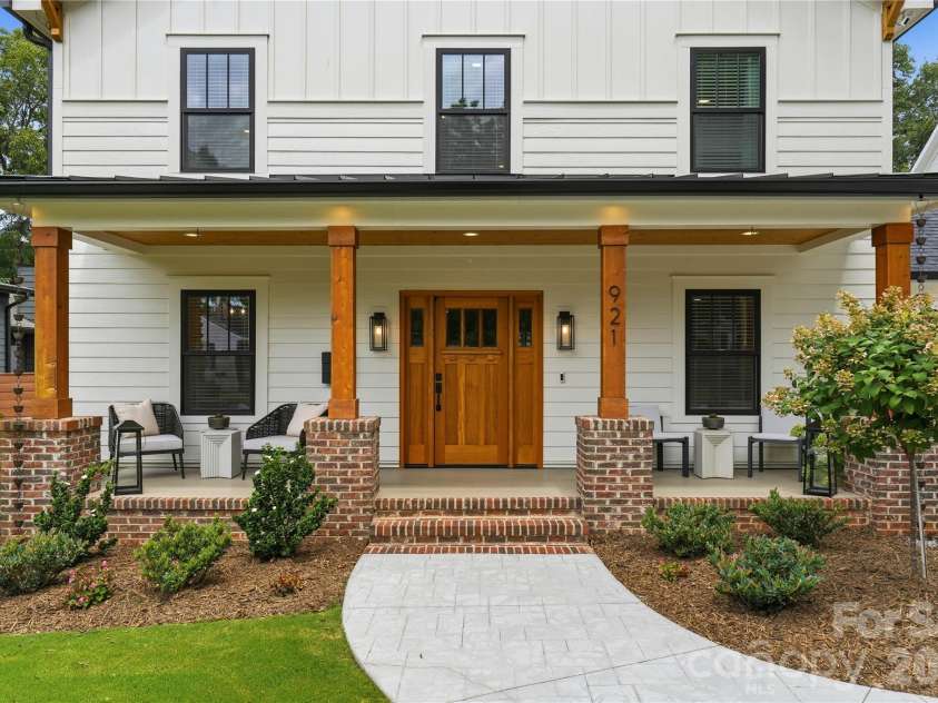 921 Woodside Avenue, Charlotte, NC 28205.  MLS# CAR4415361, YatesRealty ID 46144. 