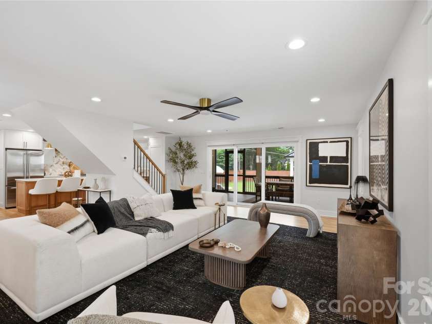 921 Woodside Avenue, Charlotte, NC 28205.  MLS# CAR4415361, YatesRealty ID 46144. 