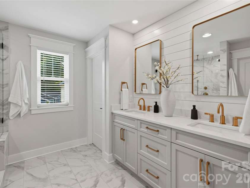 921 Woodside Avenue, Charlotte, NC 28205.  MLS# CAR4415361, YatesRealty ID 46144. 