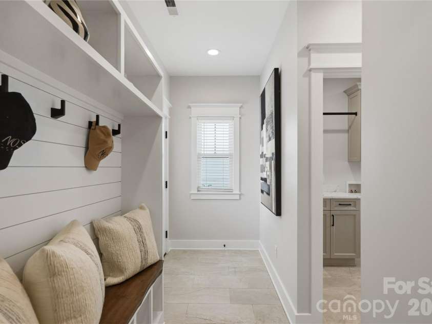 921 Woodside Avenue, Charlotte, NC 28205.  MLS# CAR4415361, YatesRealty ID 46144. 