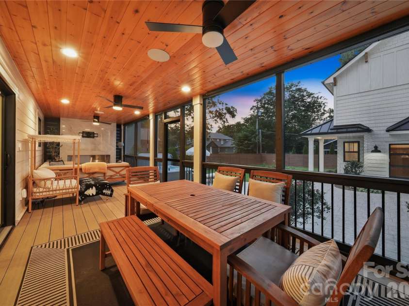 921 Woodside Avenue, Charlotte, NC 28205.  MLS# CAR4415361, YatesRealty ID 46144. 
