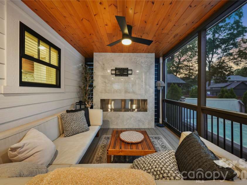 921 Woodside Avenue, Charlotte, NC 28205.  MLS# CAR4415361, YatesRealty ID 46144. 