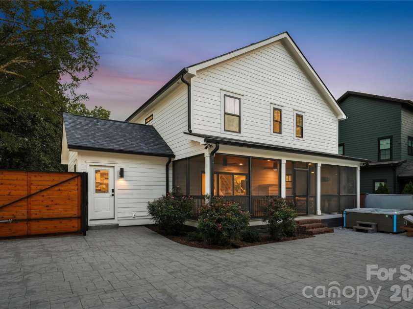 921 Woodside Avenue, Charlotte, NC 28205.  MLS# CAR4415361, YatesRealty ID 46144. 