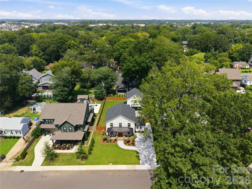 921 Woodside Avenue, Charlotte, NC 28205.  MLS# CAR4415361, YatesRealty ID 46144. 