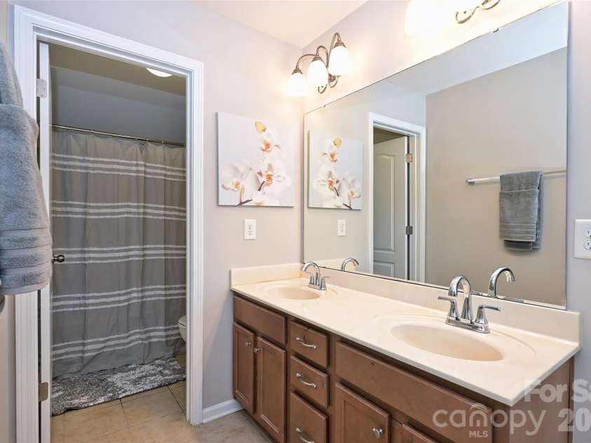 6211 Kilchurn Drive, Indian Land, SC 29707.  MLS# CAR4414817, YatesRealty ID 46145. 
