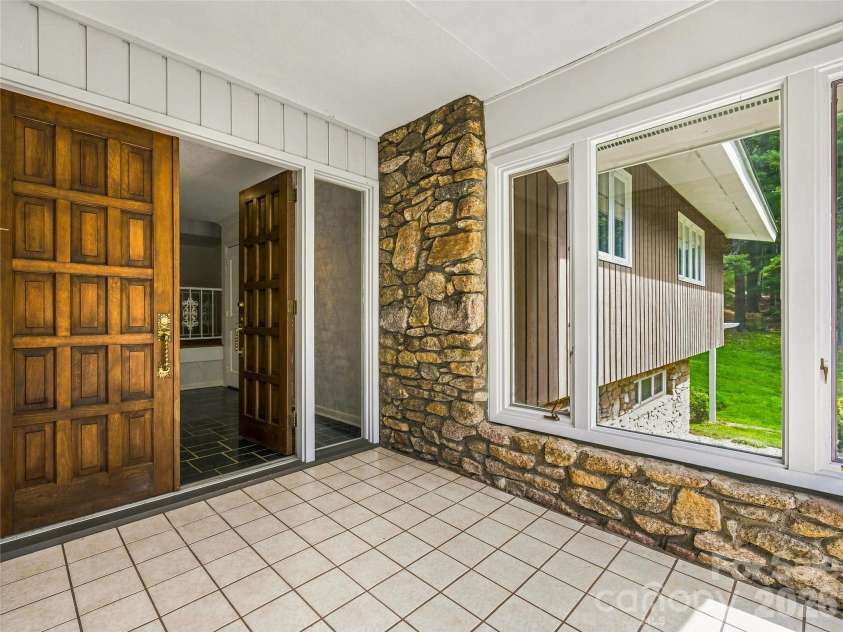 175 Robinhood Road, Asheville, NC 28804.  MLS# CAR4416843, YatesRealty ID 46146. 