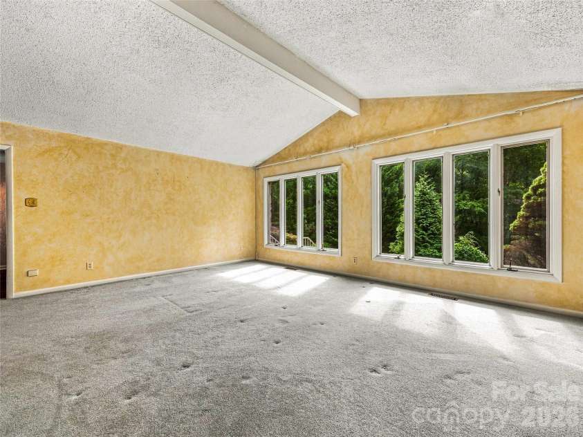 175 Robinhood Road, Asheville, NC 28804.  MLS# CAR4416843, YatesRealty ID 46146. 
