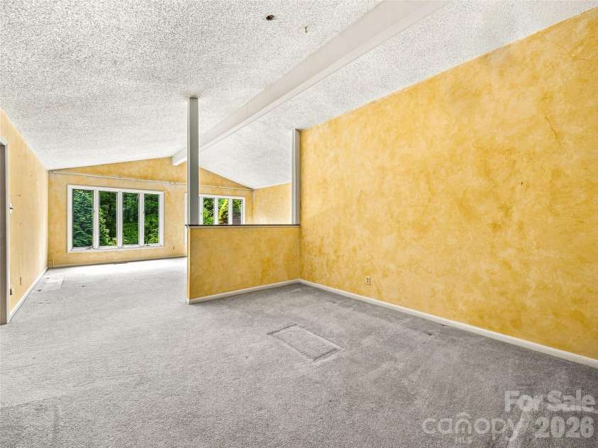 175 Robinhood Road, Asheville, NC 28804.  MLS# CAR4416843, YatesRealty ID 46146. 