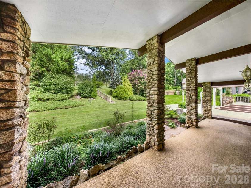 175 Robinhood Road, Asheville, NC 28804.  MLS# CAR4416843, YatesRealty ID 46146. 