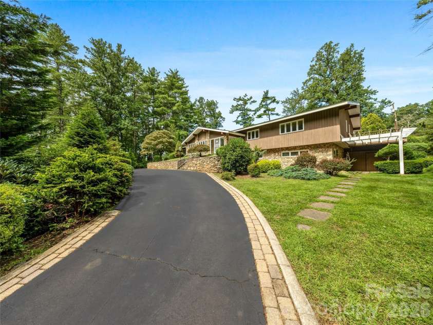 175 Robinhood Road, Asheville, NC 28804.  MLS# CAR4416843, YatesRealty ID 46146. 